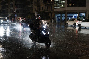 Βροχερός ο καιρός σήμερα με τη θερμοκρασία να φθάνει τους 30 βαθμούς Κελσίου