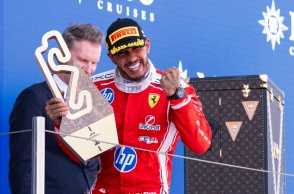 Formula 1: Πρώτη νίκη του Χάμιλτον με τη Ferrari και μήνυμα επιστροφής από τη Βαρκελώνη