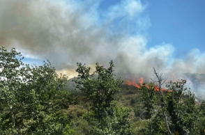 Αχαΐα: Φωτιά σε δασική έκταση στα Ζησιμαίικα - Στη μάχη και εναέρια μέσα