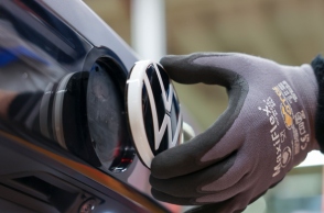 Γερμανία: Ο όμιλος Volkswagen καταργεί 50.000 θέσεις εργασίας ως το 2030	