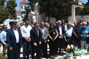 ΠΑΣΟΚ: Πολιτικό μνημόσυνο στο Α΄ Νεκροταφείο στη μνήμη του Ανδρέα Παπανδρέου