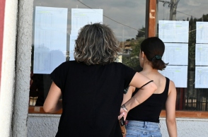 Ποιοι είναι πρώτοι των πρώτων: Χαμόγελα και ικανοποίηση μετά τις βαθμολογίες των Πανελληνίων 2026  Ασημένια Τσαπάκη επιστήμες υγείας 19.100