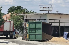 Τραγωδία στην Ορεστιάδα: Νεκρός ανασύρθηκε 63χρονος οδηγός φορτηγού που «καρφώθηκε» σε αποθήκη