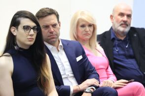 Ρήξη Κασσελάκη - Τζάκρη: «Δεν μπορώ να συμπορεύομαι μαζί του» – «Εγώ της ζήτησα να φύγει»
