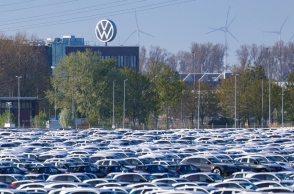 Γερμανία: Σχέδιο για κατάργηση έως και 100.000 θέσεων εργασίας στην Volkswagen - Πτώση της μετοχής	