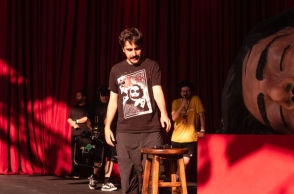 Συνελήφθη ο διάσημος Τούρκος stand-up κωμικός Ντενίζ Γκοκτάς για προσβολή του Ισλάμ 