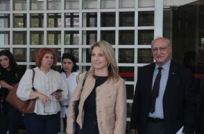 «Έπεσε στα μάτια μου»: Νέα αποχώρηση από το κόμμα Καρυστιάνου με αφορμή το ακίνητο