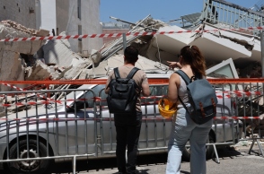 Κατάρρευση πολυκατοικίας στα Πετράλωνα: Διαφωνίες για το ποιος θα απομακρύνει τα μπάζα	