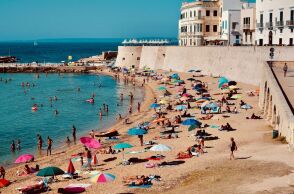 Στην Ιταλία τσακώνονται για το αν μπορείς να φέρνεις σάντουιτς στην παραλία