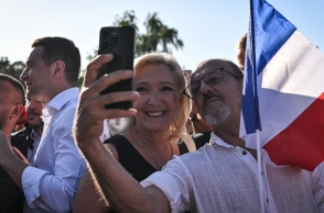 Η Μαρίν Λεπέν εμφανίζεται να κερδίζει στις προεδρικές εκλογές του 2027, σύμφωνα με δημοσκοπήσεις	