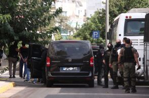 Marfin: Προθεσμία για την Τρίτη στους δύο συλληφθέντες – Αντιμέτωποι με κατηγορία για ανθρωποκτονία κατά συρροή