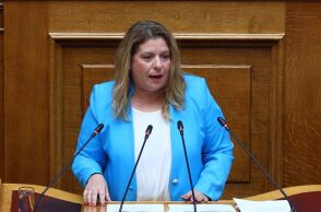 Συρεγγέλα για Κωνσταντοπούλου: Συνεχίζει ακάθεκτη την αντικοινοβουλευτική συμπεριφορά της