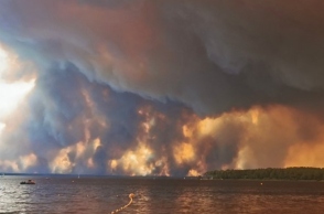 Σε απελπιστική κατάσταση η Γαλλία – Ανεξέλεγκτη πυρκαγιά κατευθύνεται προς το Μπορντό