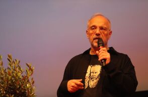 Αποχώρηση Αυγερινού από το κόμμα Καρυστιανού με αιχμές για «παράλληλο Γραφείο Τύπου»