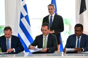Ηλεκτρική διασύνδεση Ελλάδας - Κύπρου: Υπεγράφη η συμφωνία με την γαλλική Meridiam