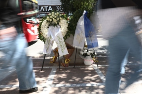 Έφτασε στην Ελλάδα η 46χρονη κάτοικος Βρετανίας κατηγορούμενη για τον εμπρησμό της Marfin