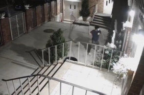 Νέα Υόρκη: Βάνδαλος με σφυρί αποκεφαλίζει άγαλμα της Παναγίας έξω από εκκλησία - Τρίτη επίθεση φέτος