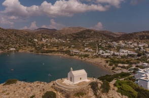 Διεθνή μέσα της Ιταλίας ανακαλύπτουν τη διαχρονική γοητεία της Σύρου	