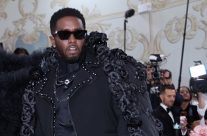 Οι εισαγγελείς συνδέουν τον Diddy με τη δίκη για τη δολοφονία του Tupac 