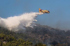 Κερατέα και Σαλαμίνα: Πού έχει διακοπεί η κυκλοφορία λόγω των πυρκαγιών