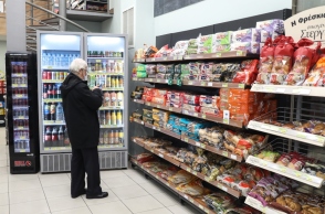 Θεοδωρικάκος: Μείωση τιμών σε 1.740 προϊόντα με μέσο όρο 9,5% - Ανάσα για την ελληνική οικογένεια