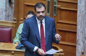 Μαρινάκης κατά Τσίπρα: «Προσέθεσε 13 δισ. στον λογαριασμό – Ίδια συνταγή με το 2014»
