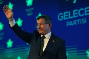 Τουρκία: Η εισαγγελία ξεκίνησε έρευνα σε βάρος του Νταβούτογλου για προσβολή του Ερντογάν