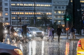 Καιρός αύριο: Βροχές και καταιγίδες με μικρή άνοδο της θερμοκρασίας – Ισχυροί άνεμοι στο Αιγαίο