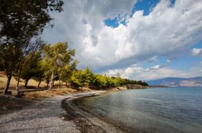 Καιρός σήμερα: Άνοδος της θερμοκρασίας και τοπικές βροχές