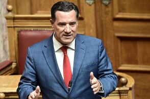 Άδωνις Γεωργιάδης: «Απατεώνισσα» η Ιωάννα Γάκα - Χρησιμοποίησε το μηχάνημα χωρίς να πάρει την άδεια του ΙΣΑ