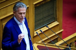 Γερουλάνος: Εμείς θέλουμε πολίτες που στέκουν περήφανα στα πόδια τους, η ΝΔ τους θέλει εξαρτημένους