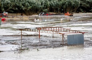 Ολόκληρα χωράφια «χάθηκαν» κάτω από τα νερά της βροχής