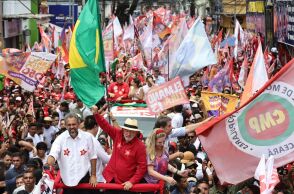 Βραζιλία: Στις κάλπες για μια βαθιά πολωμένη αναμέτρηση – Λούλα και Φλάβιο Μπολσονάρου στο επίκεντρο