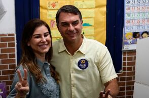 «Ευχαριστώ» του Μπολσονάρου στον Τραμπ και τον Μιλέι: Θα κάνει αντιπολίτευση από τις ΗΠΑ