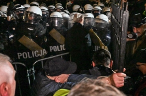 Πολωνία- πολιτική κρίση: Ο πρόεδρος του Συνταγματικού Δικαστηρίου απομακρύνθηκε, η αστυνομία αναπτύχθηκε