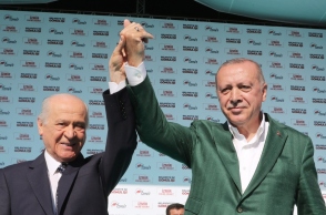 Ο Ρετζέπ Ταγίπ Ερντογάν με τον Ντεβλέτ Μπαχτσελί