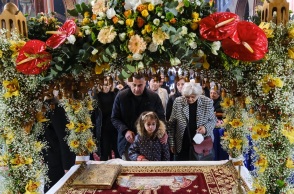 Πάσχα 2023 - Χανιά: Μεθυσμένος οδηγός έπεσε πάνω στην πομπή του Επιταφίου - Δύο τραυματίες