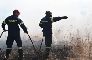 Πυρκαγιά στην Αμοργό - Επιχειρούν εναέρια μέσα