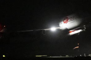 Το «Cosmic Girl» της Virgin απογειώνεται με τον διαστημικό πύραυλο κάτω από το φτερό του