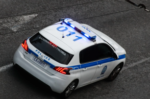 Ένοπλη ληστεία σε κοσμηματοπωλείο στη Βάρη