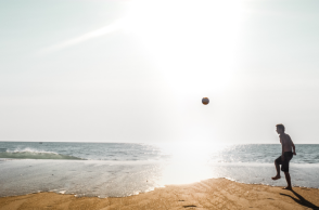 Ο Νίκος Καραχάλιος μοιράζεται μια ιστορία με τον Βασίλη –Βάσια– Χατζηπαναγή, τον «Έλληνα Maradona», στο Ζούμπερι