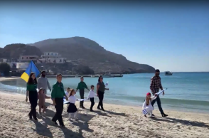 Συγκινητική παρέλαση στην Ψέριμο: Οι 4 μαθητές του νησιού τίμησαν την εθνική επέτειο