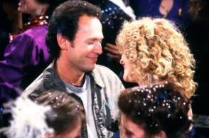 Πρωτοχρονιάτικα φιλιά που άφησαν ιστοριά σε μικρή και μεγάλη οθόνη