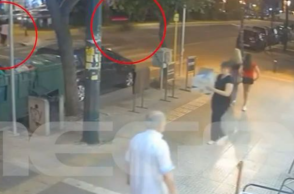Βίντεο ντοκουμέντο από την παράσυρση γυναίκας στην Καλλιθέα - Νεκρός ο οδηγός της μηχανής