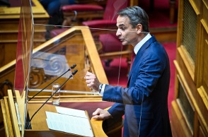 [354088] ΣΥΖΗΤΗΣΗ ΣΤΗΝ ΟΛΟΜΕΛΕΙΑ ΤΗΣ ΒΟΥΛΗΣ ΚΑΤΟΠΙΝ ΑΙΤΗΜΑΤΟΣ ΤΟΥ ΠΡΩΘΥΠΟΥΡΓΟΥ ΚΥΡ. ΜΗΤΣΟΤΑΚΗ ΜΕ ΑΝΤΙΚΕΙΜΕΝΟ ΤΙΣ ΚΟΙΝΩΝΙΚΕΣ ΠΟΛΙΤΙΚΕΣ ΤΗΣ ΚΥΒΕΡΝΗΣΗΣ (ΓΙΩΡΓΟΣ ΚΟΝΤΑΡΙΝΗΣ/EUROKINISSI)