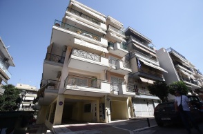 Μητροκτονία στη Θεσσαλονίκη: «Ακούγαμε τον γιo να φωνάζει στο διαμέρισμα»