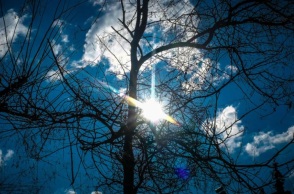 Καιρός: Ήλιος με «δόντια» την Κυριακή - Θα παραμείνουν οι άνεμοι στα πελάγη 