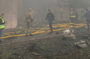 Ελικόπτερο έπεσε κοντά σε παιδικό σταθμό στο Κίεβο