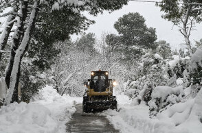 Σε κατάσταση ετοιμότητας θέτει ο Β. Κικίλιας τις εταιρείες μηχανημάτων έργου για ενδεχόμενο χιονιά