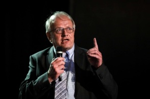 Ο Άκης Τσελέντης